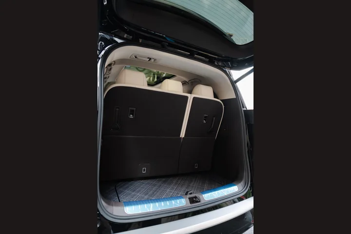 — Interior photo 20